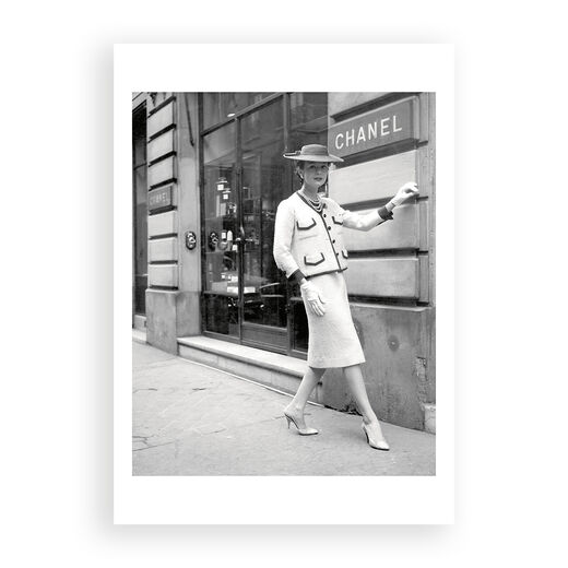 Gabrielle Chanel. Fashion Manifesto iconic photographs A5 postcard pack